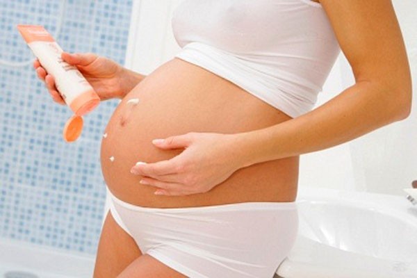 Luôn giữ ẩm cho da khi mang thai